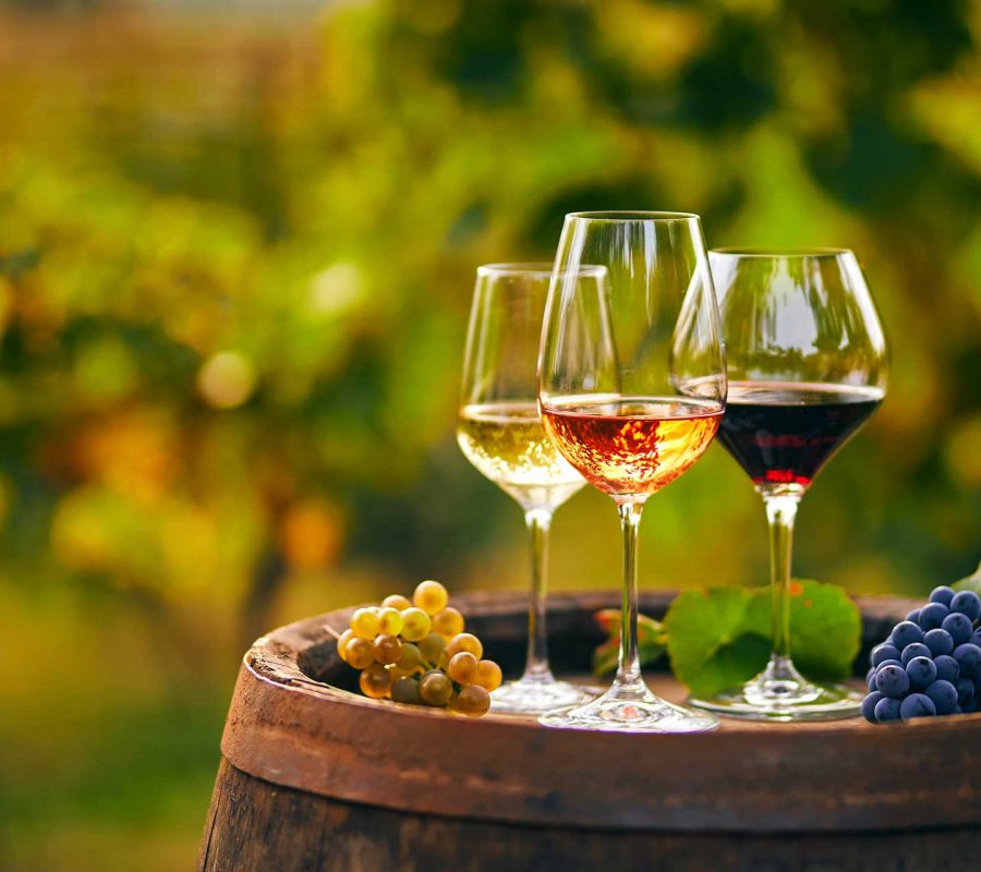WINE LOVERS